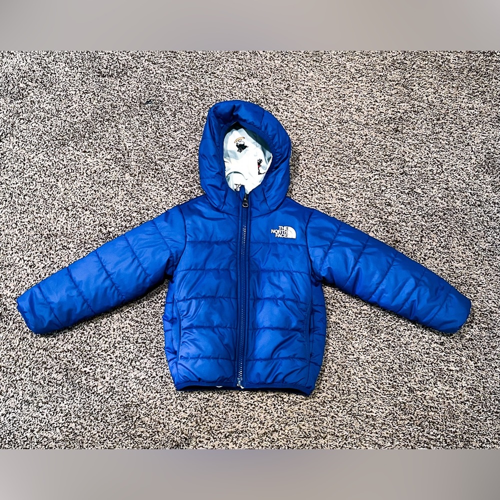 Boys 2T reversible north face puffer jacket
